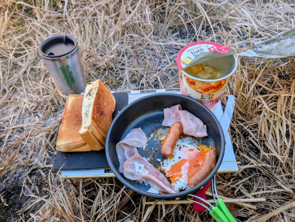坊がつるキャンプ場での朝食